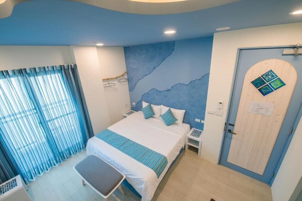 Sapphire Inn