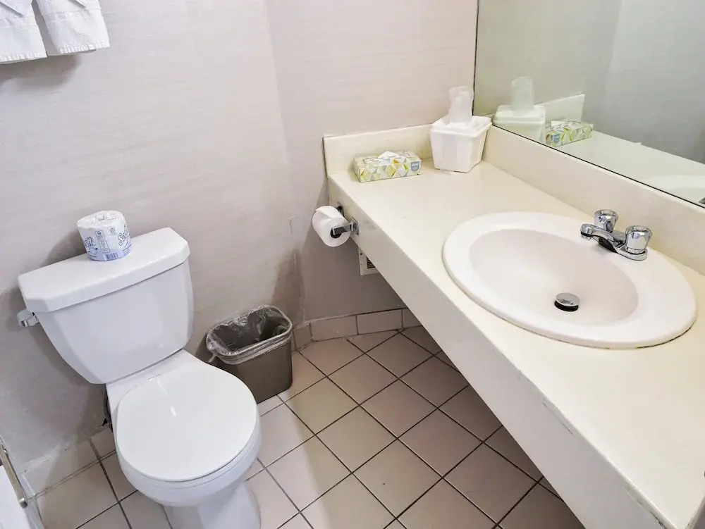 Continental Inn & Suites