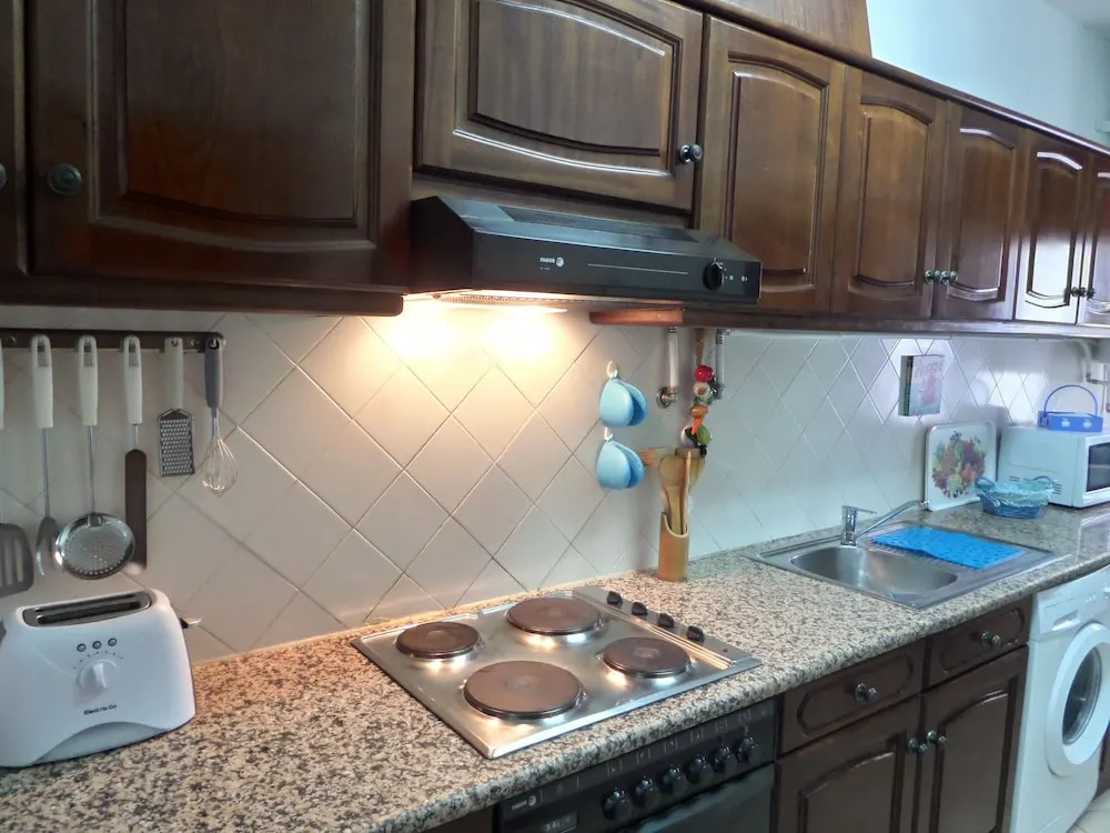 Heart of Old Town Apartment - Steps from the Beach