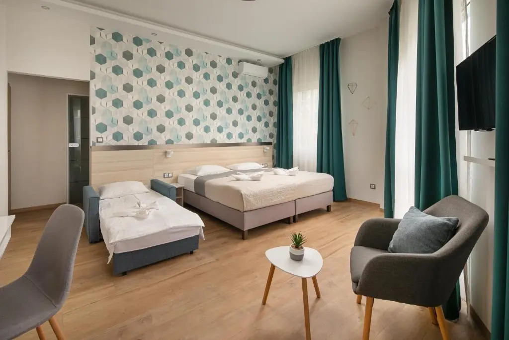 Kristály Hotel