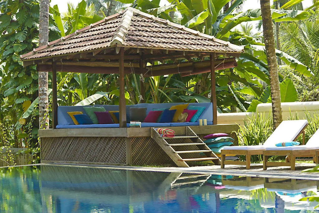 Coconut Grove villa w cook pool
