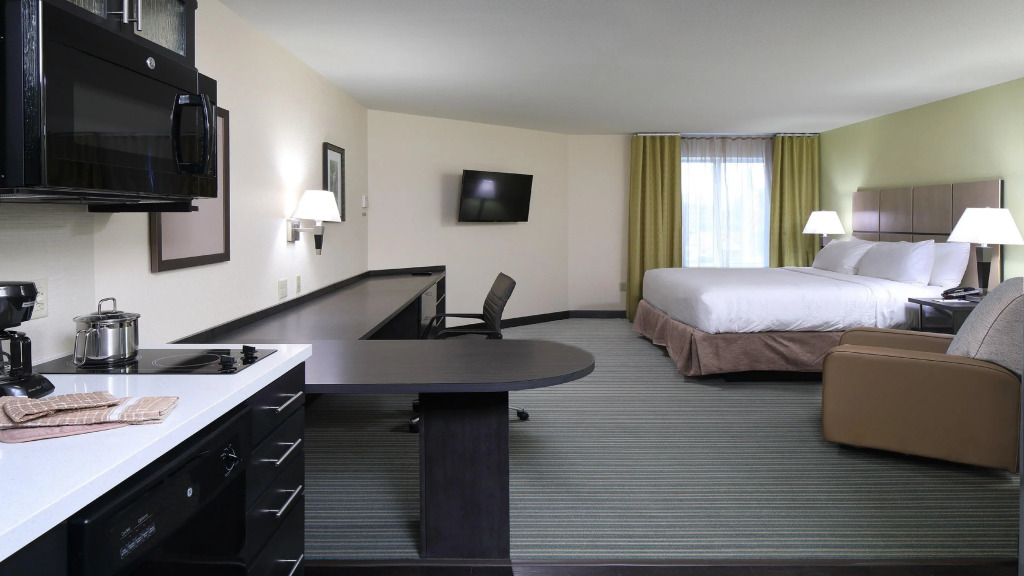 Candlewood Suites - Newark South - University Area by IHG