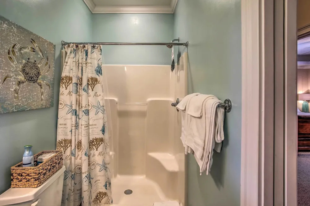 Home w/ Deck: 1 Mi to Surfside Beach Access!
