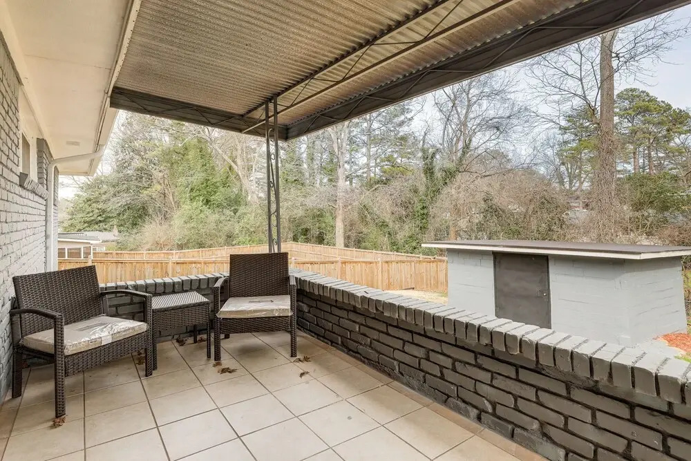 Stylish Decatur Home w/ Patio: 10 Mi to Atlanta!