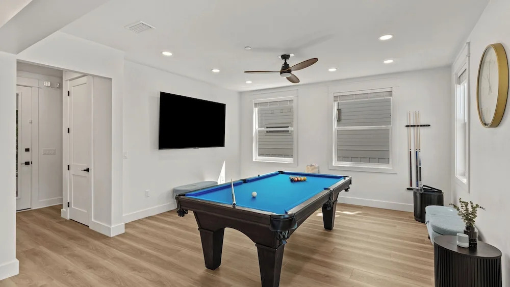 Graytness & Grayton Dreams by Avantstay Sleeps 64 + 22 Bedrooms 2 Pools + Spa + Game Rooms + Elevator Bikes + Golf Carts Walk to Grayton Beach