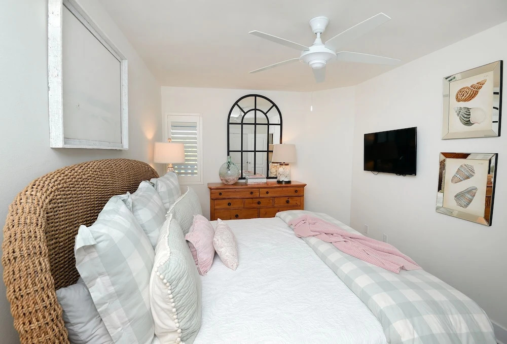 Summerwind With Ocean Views, Beach & Pool 3 Bedroom Condo