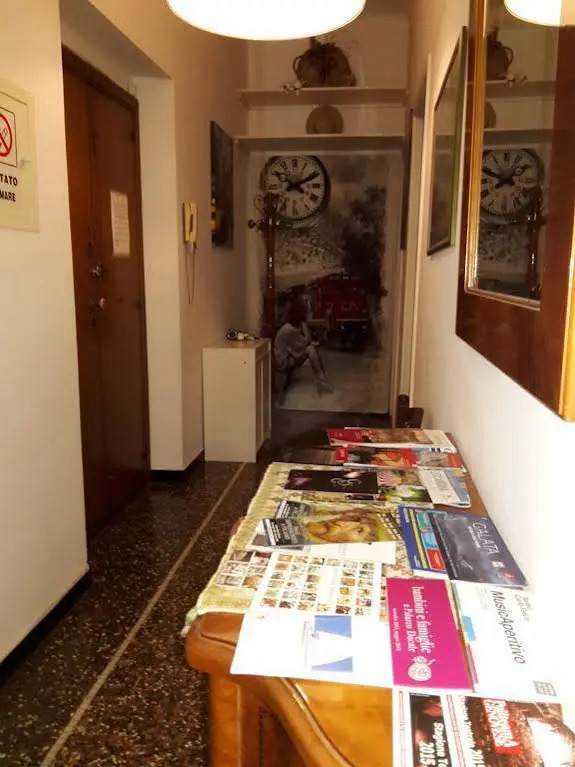 Alexandra Apartment Near Metro