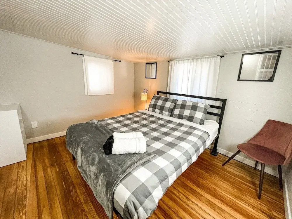 417 E Bijou