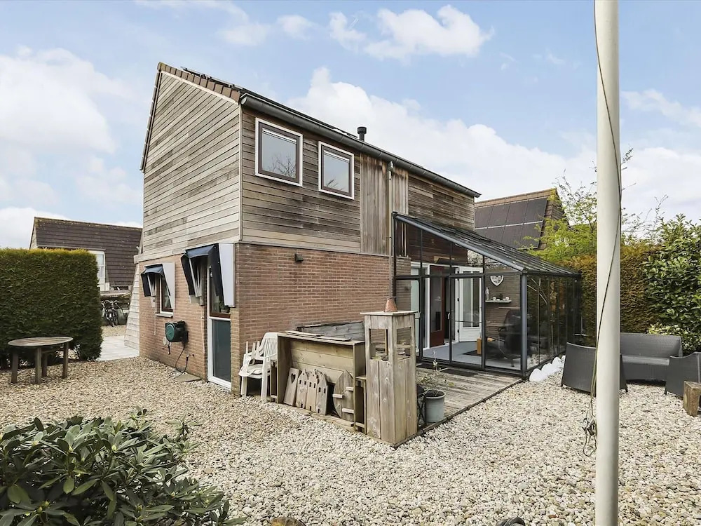 Holiday Home in Grou by Pikmeer Lake