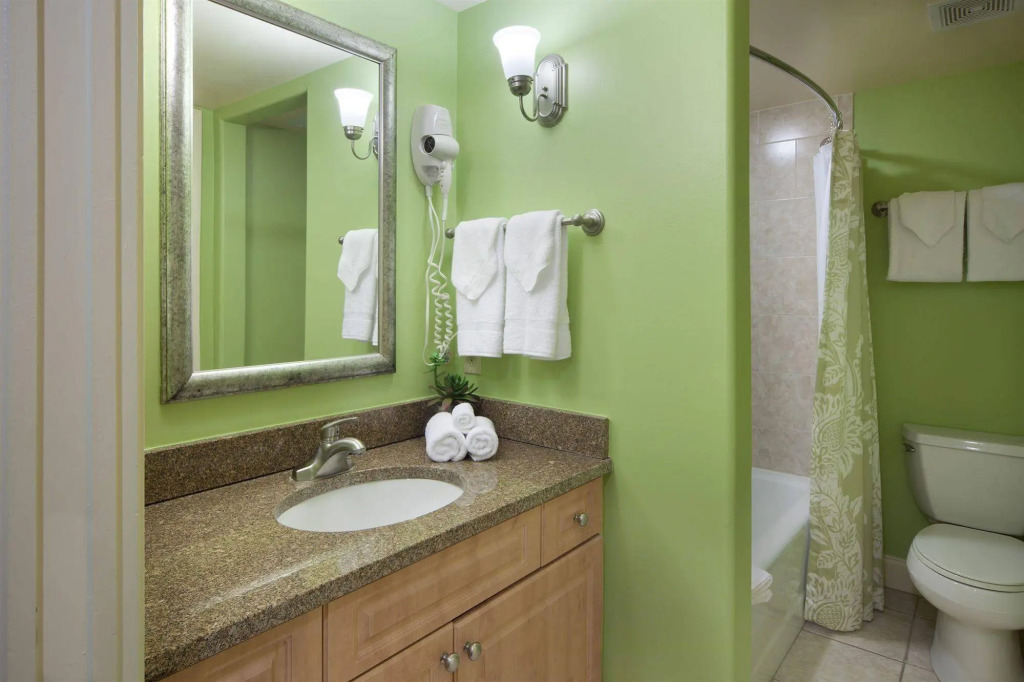 Holiday Inn Club Vacations At Bay Point Resort