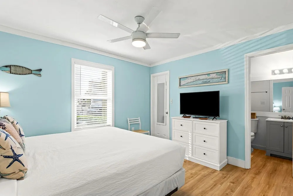 Pet-friendly Corner 1st Floor Condo in Seagrove, Steps From the Beach