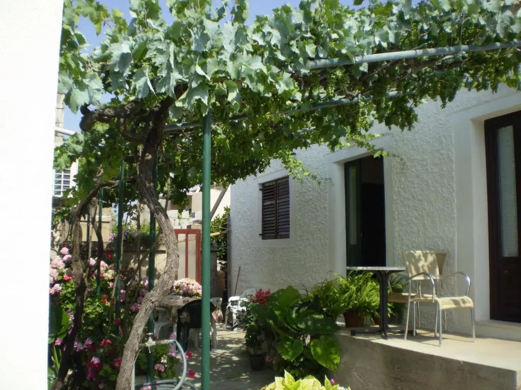 Holiday home Smi - 30 m from sea