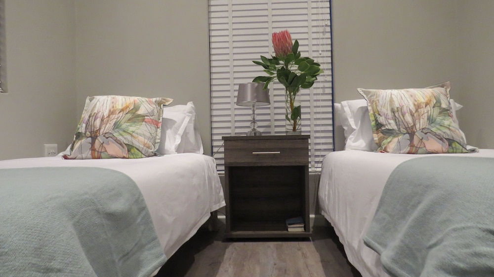16 Rhodes-North Self Catering Apartment & Studio