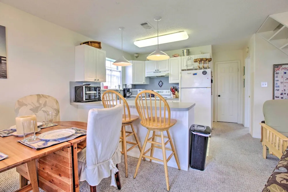 Waterfront Galveston Bay Retreat < 1 Mi to Beach!