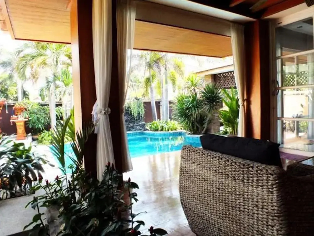 4 Bedroom Private Pool Bungalow Walking Street 15 Min Ride Away