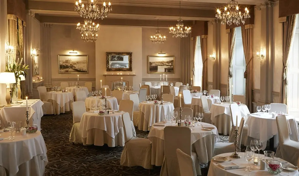 Palm Court Hotel