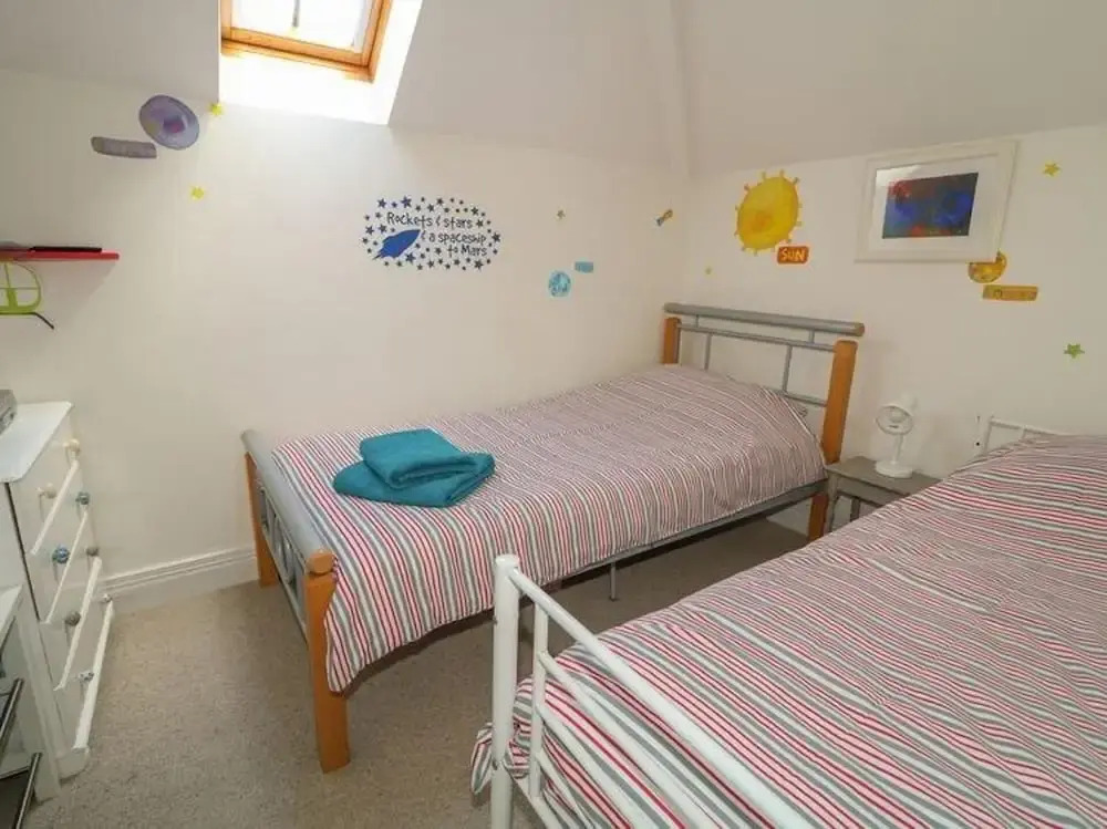 Shell Hill 3-bed Apt, Sleeps 6, 15 Mins to Beach