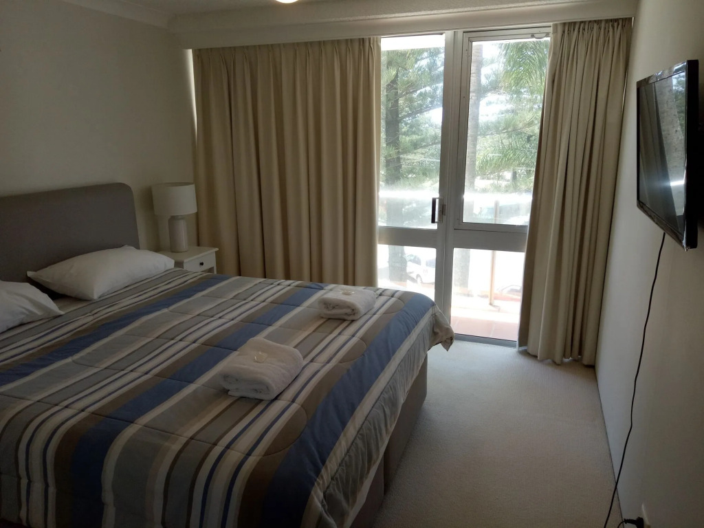 Pacific Regis Beachfront Holiday Apartments