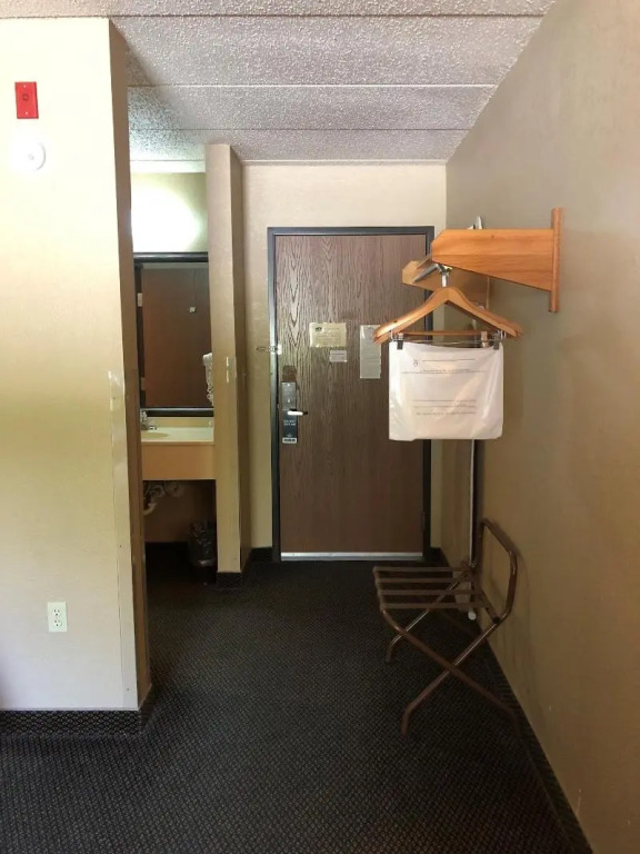 Boarders Inn & Suites by Cobblestone Hotels - Fayette