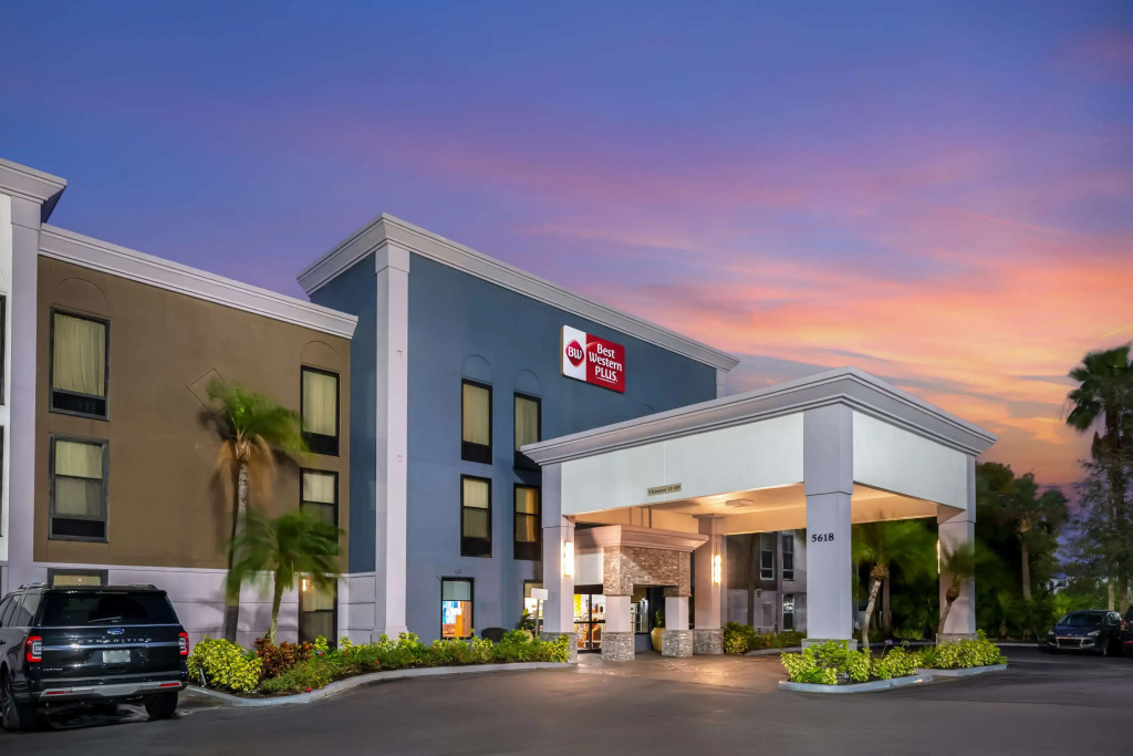 Best Western PLUS Universal Inn