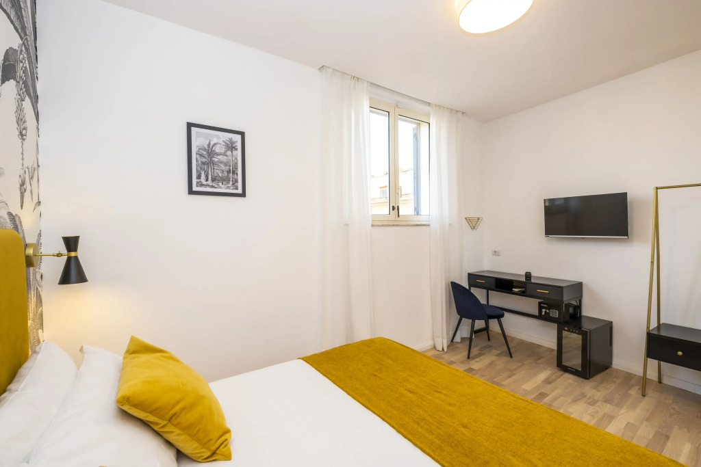 The Vista Rooms & Terrace