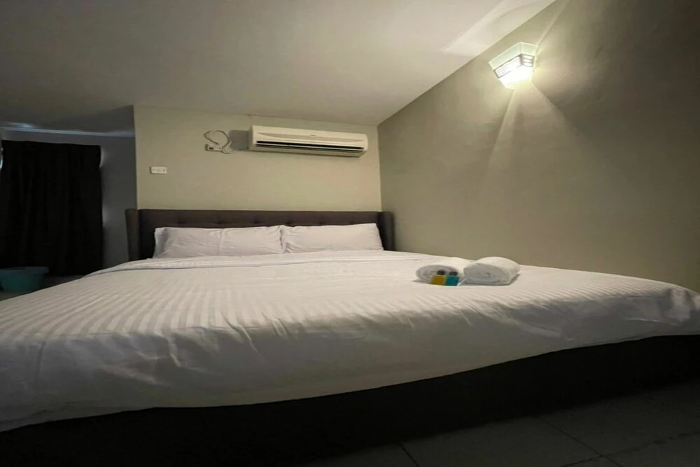 OYO 90338 Prima Saujana Budget Hotel