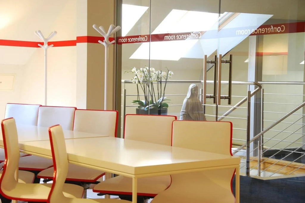 Home Aparthotel