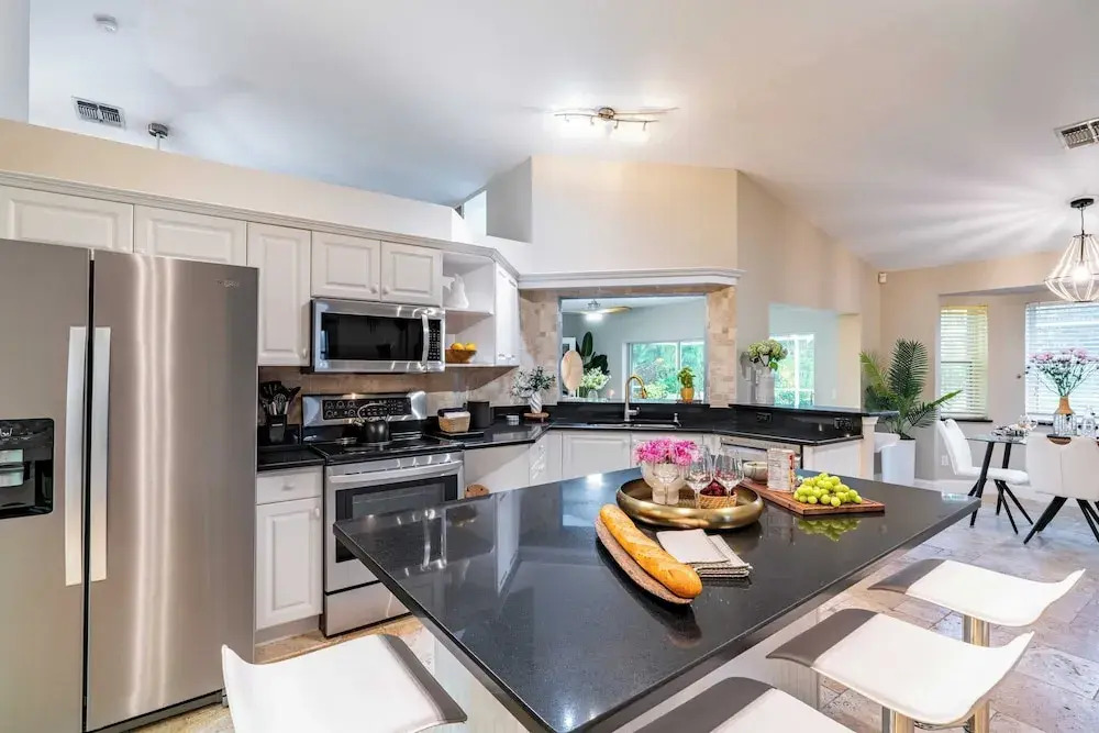 Private Pool, Firepit, Game Room Mins to Beaches + Community Amenities Casa Solara by Avantstay