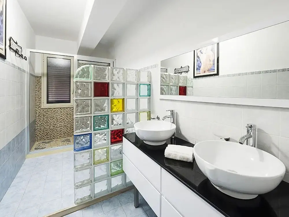 Exclusive Villa With Panoramic Swimming Pool and Hot Tub, Near the Sea
