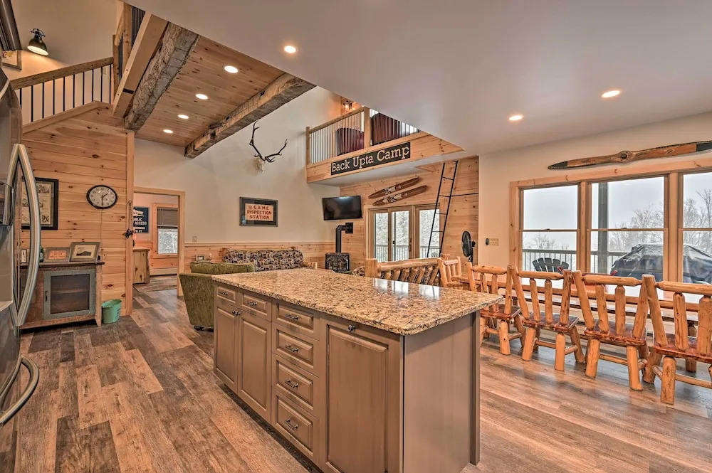 Rustic 3-story Pittsburg Cabin w/ Lake & Mtn Views