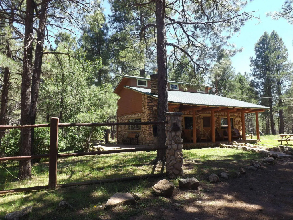 Arizona Mountain Inn & Cabins
