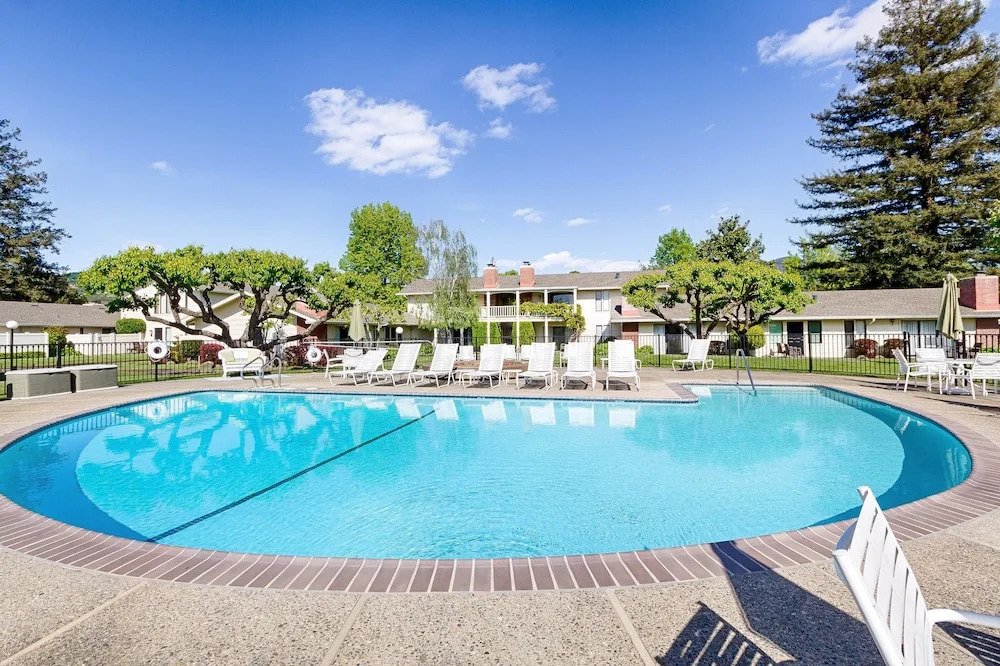 1600 Atlas Peak Condo Unit 389 - 1 Br condo by RedAwning