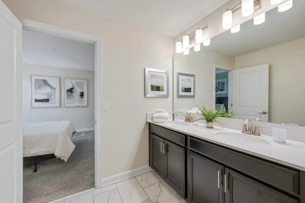 Wonderful home with private pool game and movie rooms near Disney
