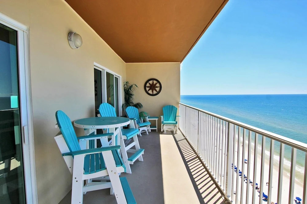 Crystal Shores West 1102