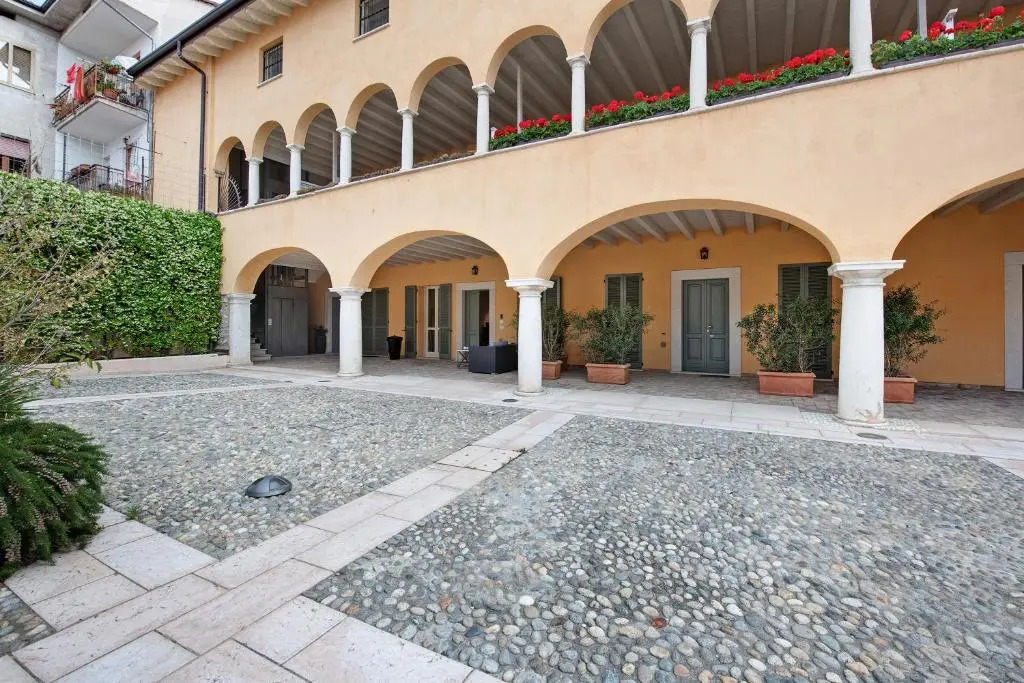 Palazzo Archi 2a