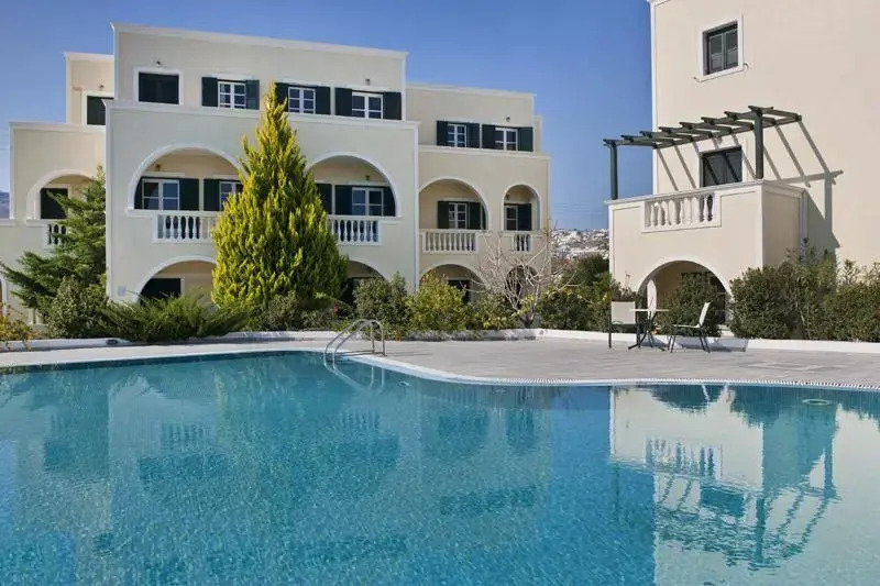 Golden Sun Studios & Apartments
