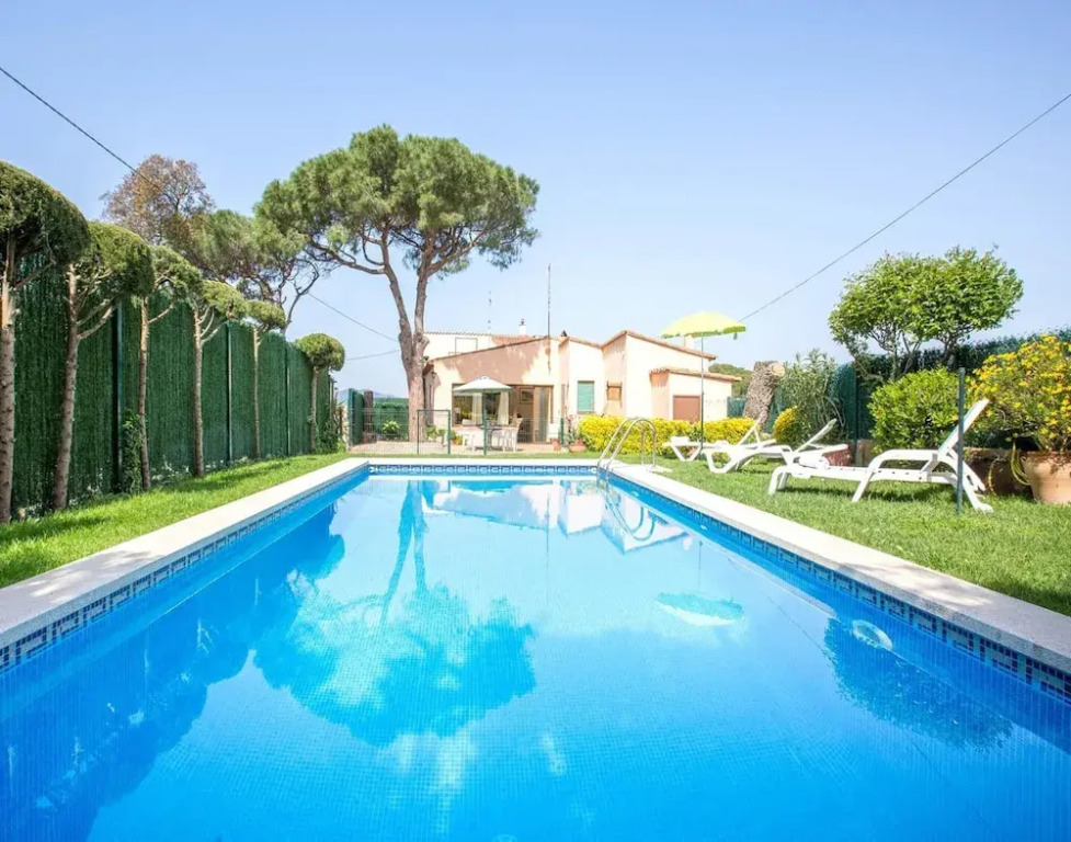 Villa in Costa Brava With Pool Near Beach