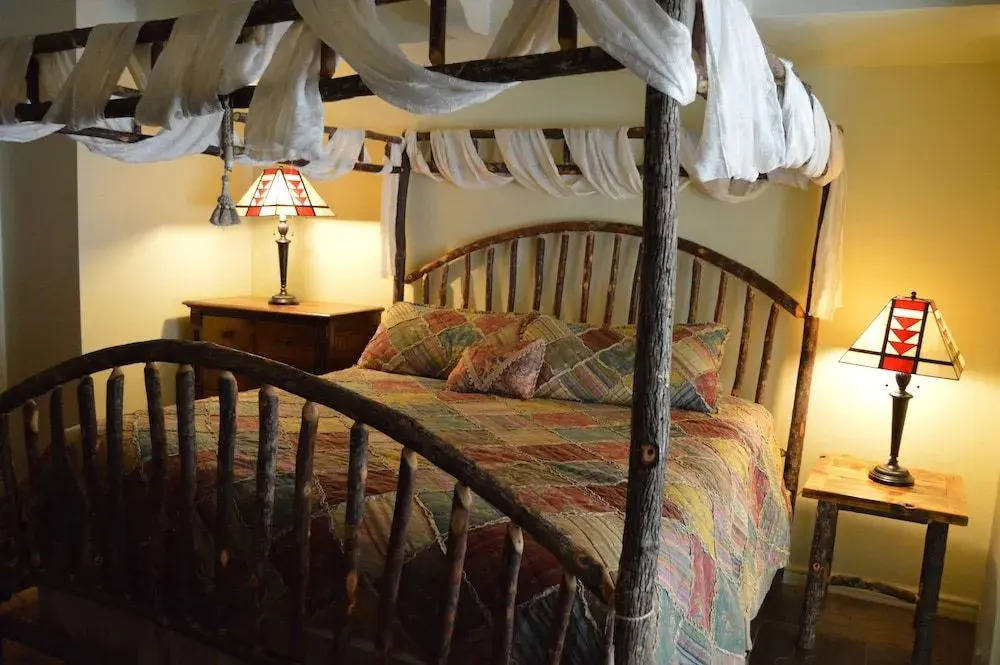 Red Bud Lodge