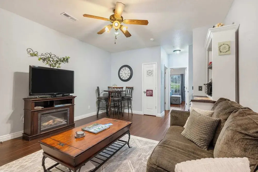 Fore Seasons Golf Condo - 5 Min to Silver Dollar!