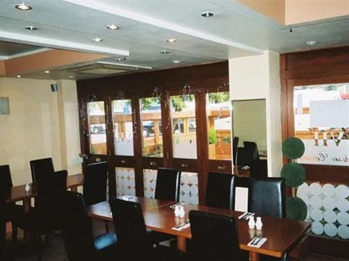 OYO VII Hotel & Indian Restaurant