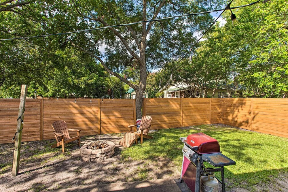 Walk to Dtwn Forney: 'gigi's Place' w/ Fire Pit