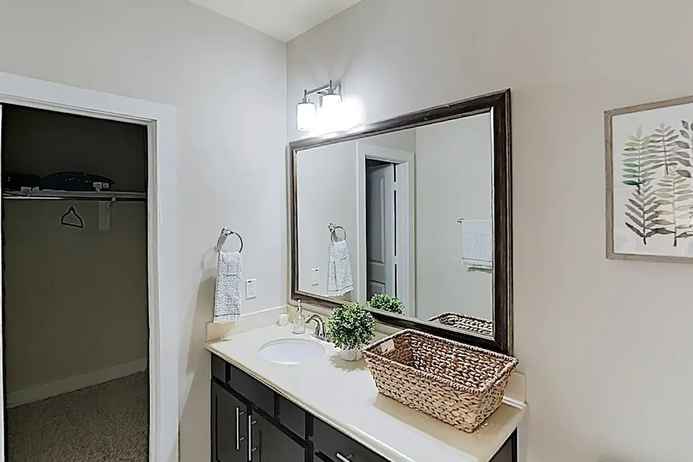 Washington Corridor All-suite W/ Gourmet Kitchen 3 Bedroom Townhouse