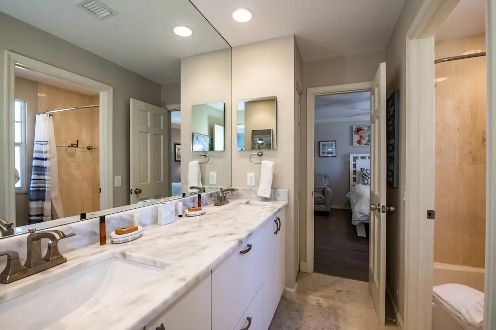 The House of 425 Coral Way 5 Bedrooms 4.5 Bathrooms Home