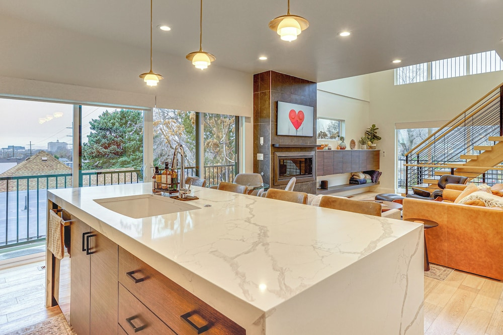 Hike, Ski & Explore Slc: Walkable Luxury Townhome