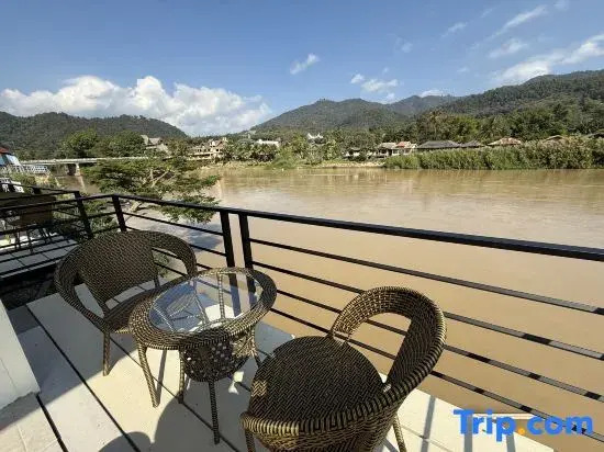 Nicha villa riverfront Thaton