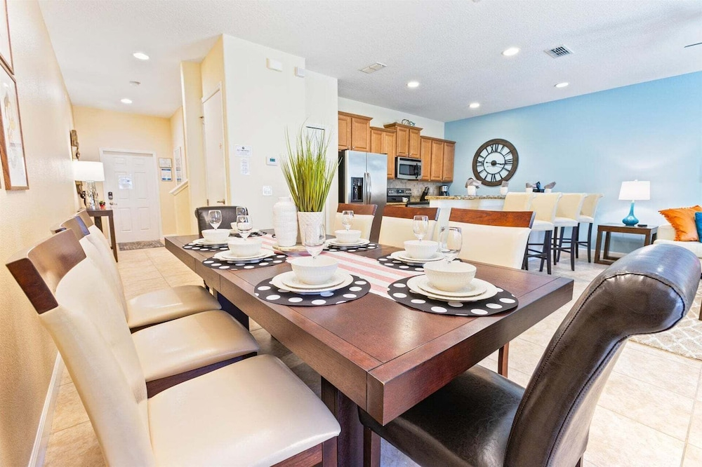 Paradise Palms Resort 4br/3ba Townhome With Splash Pool & Themed Bedrooms