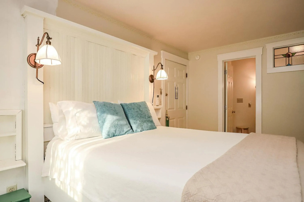The Charlotte Hotel & Restaurant