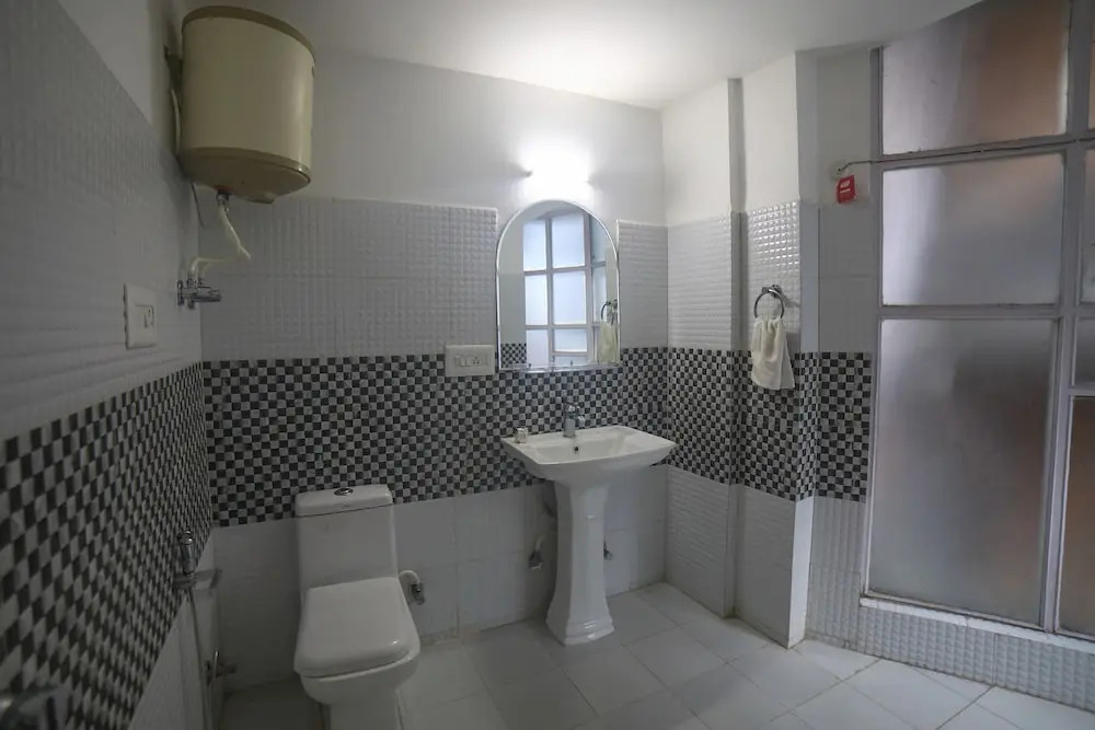 OYO 18419 Home Cozy Stay Near Mall Road