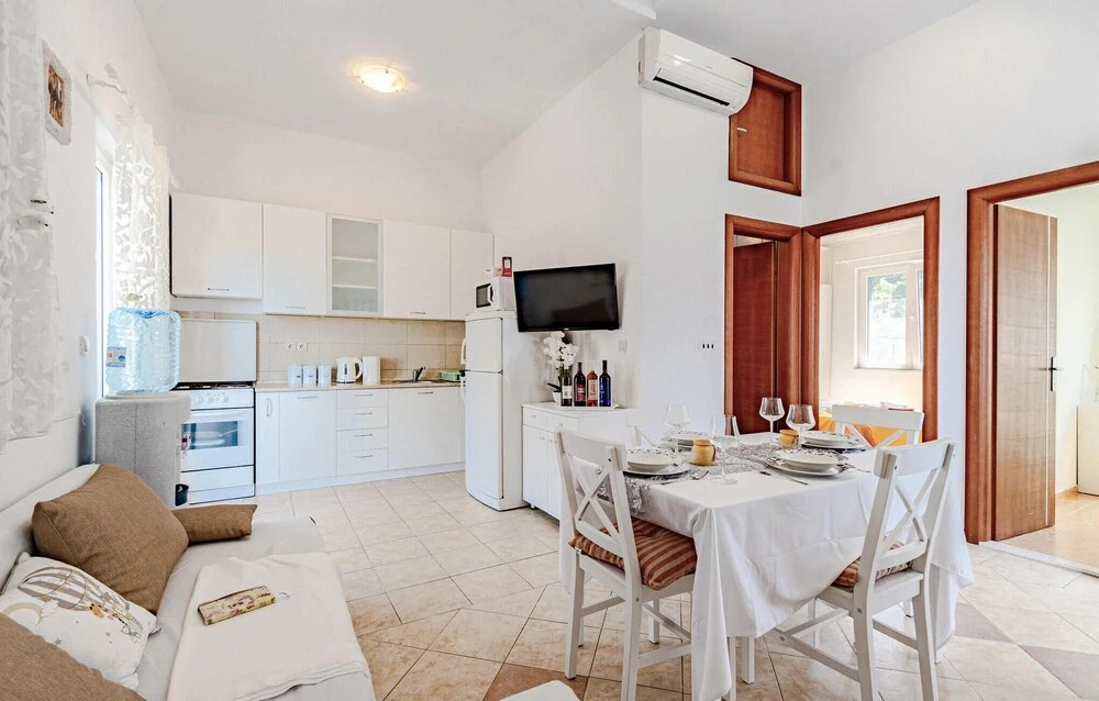 Nice Apartment in Osobljava With Wifi and 2 Bedrooms