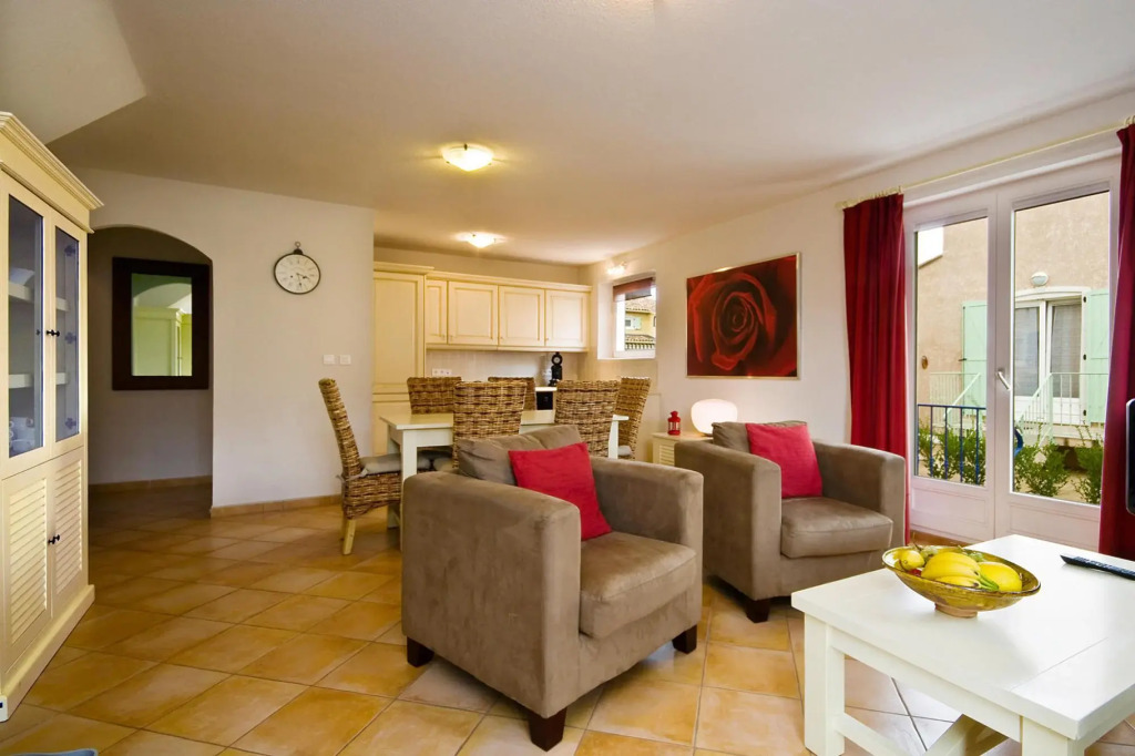 Terraced house with air conditioning in the residence Le Clos des Oliviers